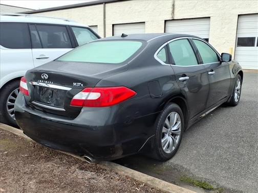 2011 INFINITI M37x Base