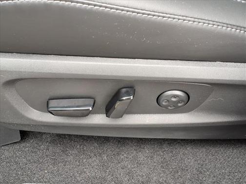 Rad Wht 2026 INFINITI QX60 SPORT