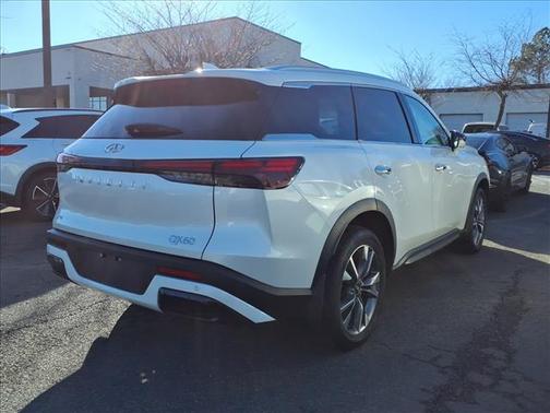 2024 INFINITI QX60 Luxe