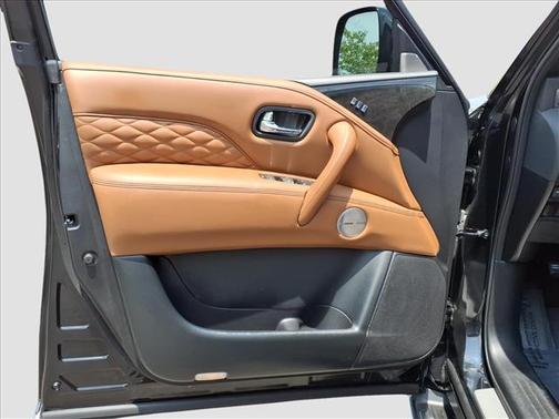 Diamond Black 2024 INFINITI QX80 SENSORY