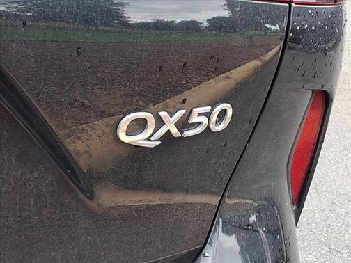 2022 INFINITI QX50 Luxe