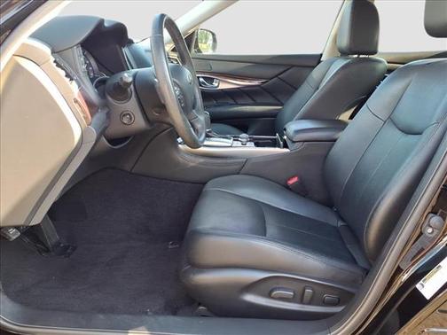 2019 INFINITI Q70 3.7X LUXE