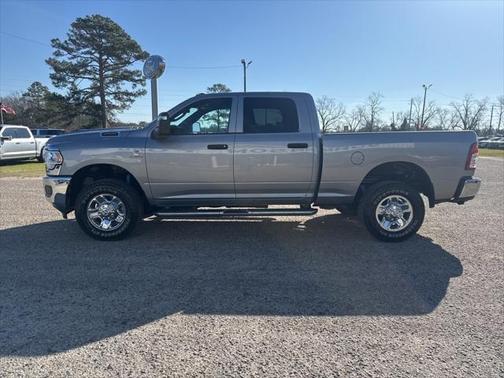 2024 RAM 2500 Tradesman Crew Cab 4x4 6'4' Box