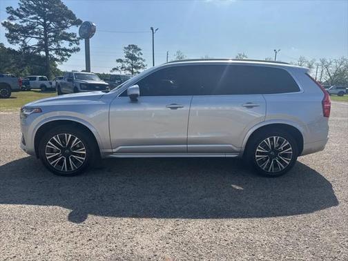 2020 Volvo XC90 T6 Momentum