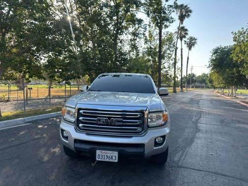 Quicksilver Metallic 2018 GMC Canyon SLE