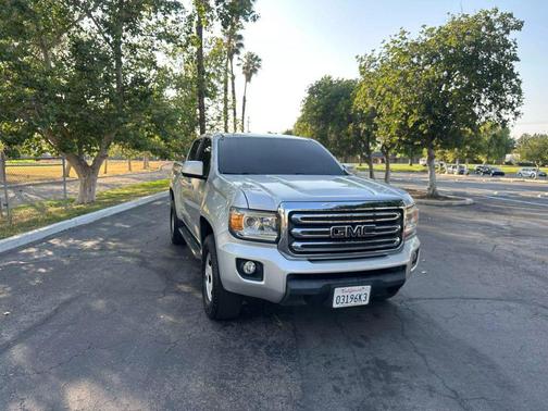 Quicksilver Metallic 2018 GMC Canyon SLE