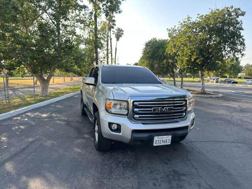 Quicksilver Metallic 2018 GMC Canyon SLE