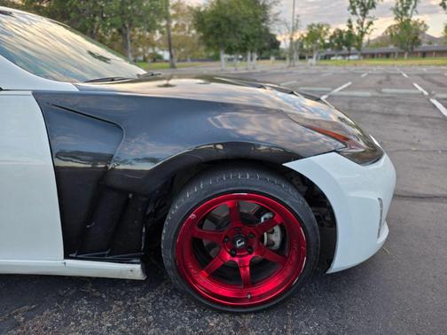 Pearl White 2017 Nissan 370Z Base