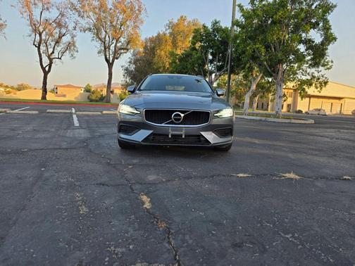 Gray 2020 Volvo V60 T5 Momentum