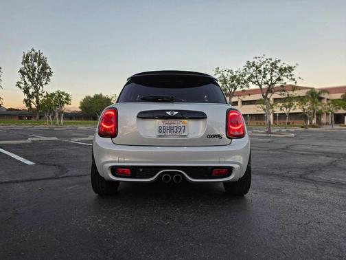 White 2018 MINI Hardtop Cooper S