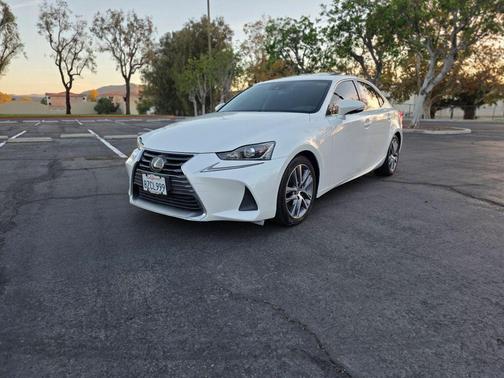 White 2018 Lexus IS 300 Base