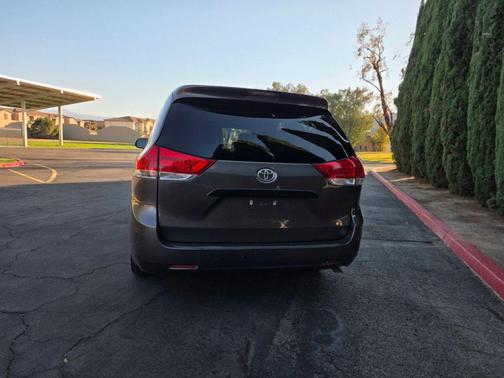 GREY 2013 Toyota Sienna SE