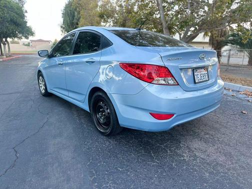 Clearwater Blue Metallic 2014 Hyundai Accent SE
