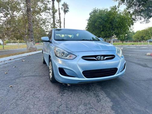 Clearwater Blue Metallic 2014 Hyundai Accent SE