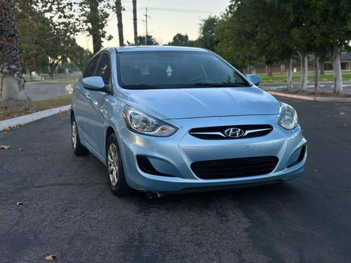 Clearwater Blue Metallic 2014 Hyundai Accent SE