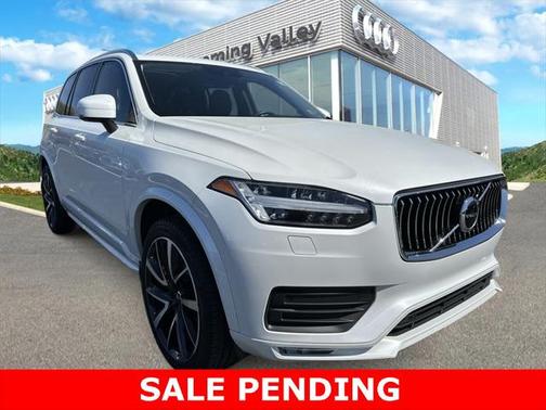 2022 Volvo XC90 T6 Momentum