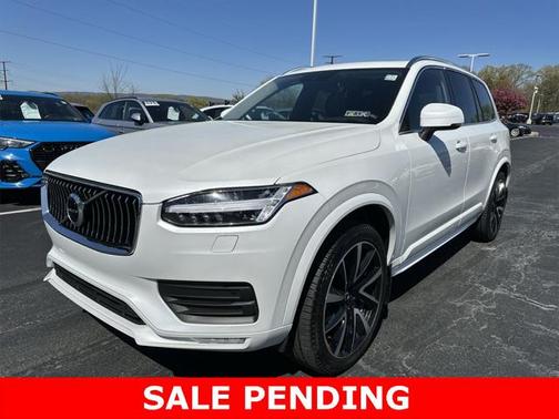2022 Volvo XC90 T6 Momentum