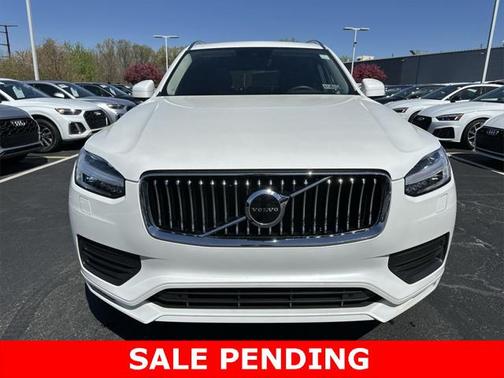2022 Volvo XC90 T6 Momentum