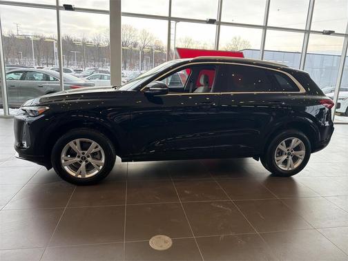 2025 Audi Q5 Premium TFSI quattro S tronic