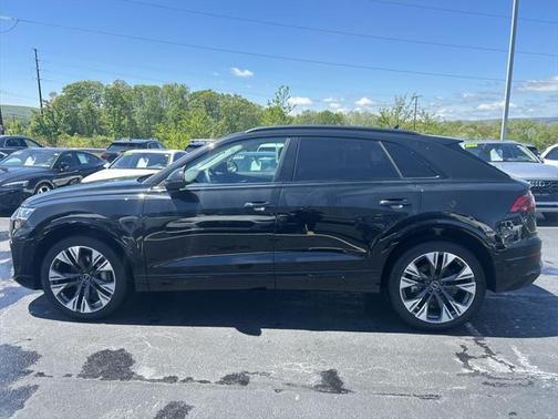 2025 Audi Q8 55 Premium Plus