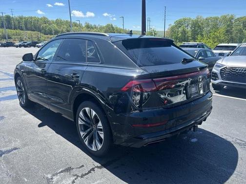 2025 Audi Q8 55 Premium Plus