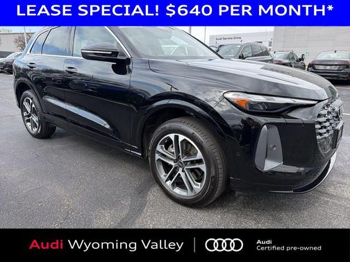 Mythos Black Metallic 2025 Audi Q5 Premium TFSI quattro S tronic