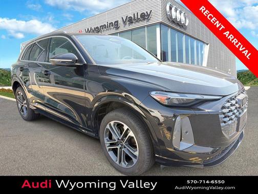 Mythos Black Metallic 2025 Audi Q5 Premium TFSI quattro S tronic