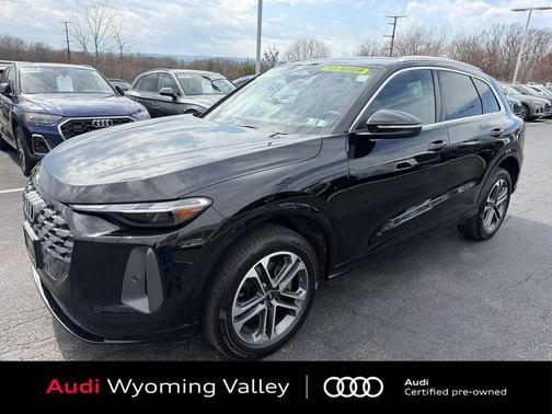 Mythos Black Metallic 2025 Audi Q5 Premium TFSI quattro S tronic
