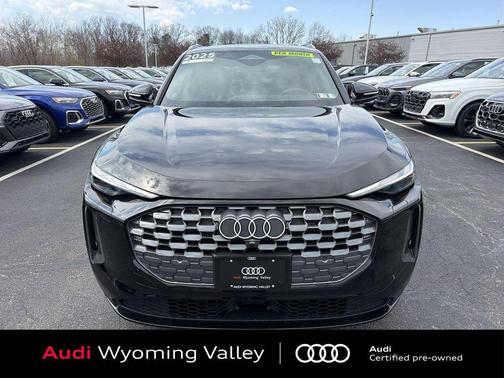 Mythos Black Metallic 2025 Audi Q5 Premium TFSI quattro S tronic