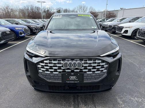 Mythos Black Metallic 2025 Audi Q5 Premium TFSI quattro S tronic