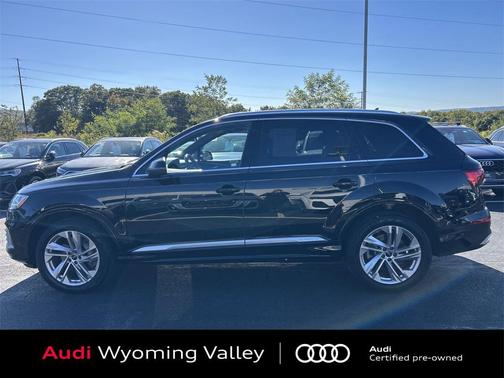 2023 Audi Q7 45 Premium