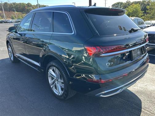 2023 Audi Q7 45 Premium