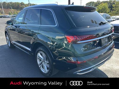 2023 Audi Q7 45 Premium