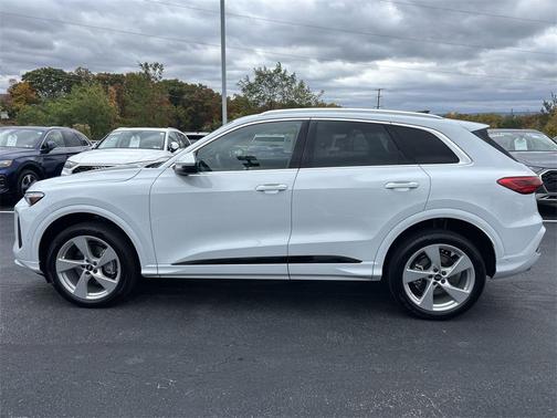 2025 Audi Q5 Premium Plus