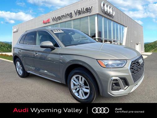 Chronos Gray Metallic 2023 Audi Q5 45 S line Premium