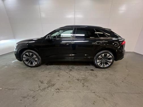 2025 Audi Q8 55 Premium