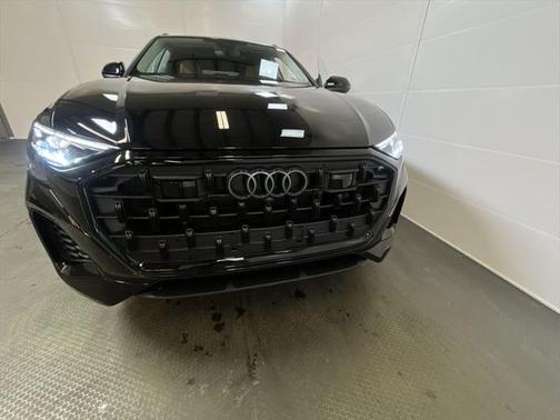 2025 Audi Q8 55 Premium