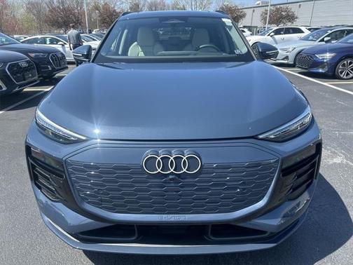 2025 Audi Q6 e-tron Premium Plus quattro