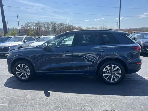 2025 Audi Q6 e-tron Premium Plus quattro