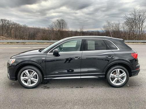 Mythos Black Metallic 2020 Audi Q3 45 S line Premium Plus