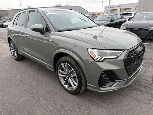 2025 Audi Q3 Premium 45 TFSI S line quattro Tiptronic