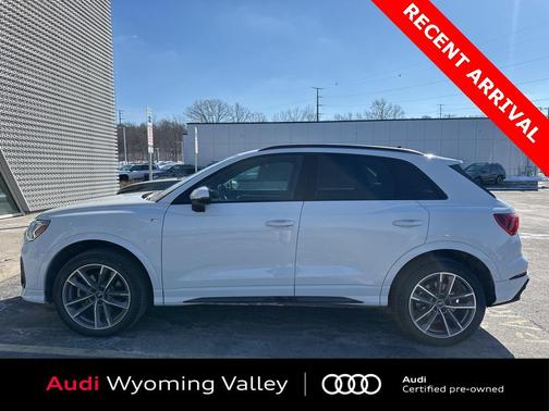 2023 Audi Q3 Premium 45 TFSI S line quattro Tiptronic