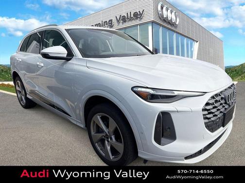 Glacier White Metallic 2025 Audi Q5 Premium Plus TFSI quattro S tronic