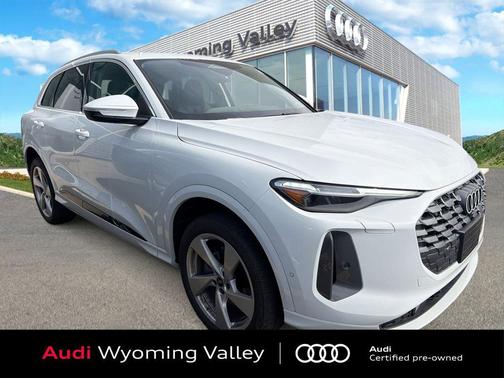 Glacier White Metallic 2025 Audi Q5 Premium Plus TFSI quattro S tronic