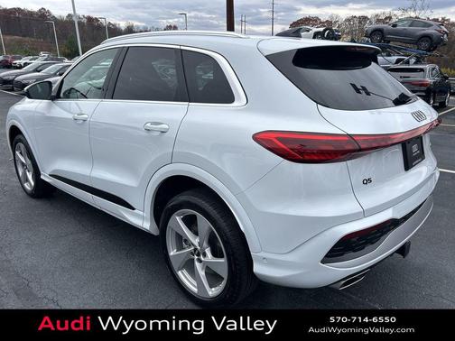 Glacier White Metallic 2025 Audi Q5 Premium Plus TFSI quattro S tronic