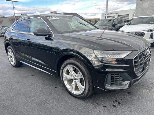 2023 Audi Q8 55 Premium Plus