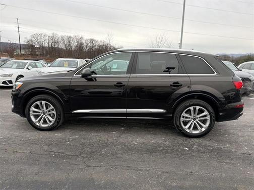 2025 Audi Q7 45 Premium Plus