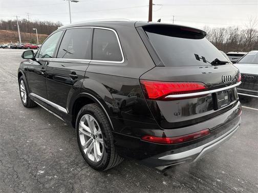 2025 Audi Q7 45 Premium Plus