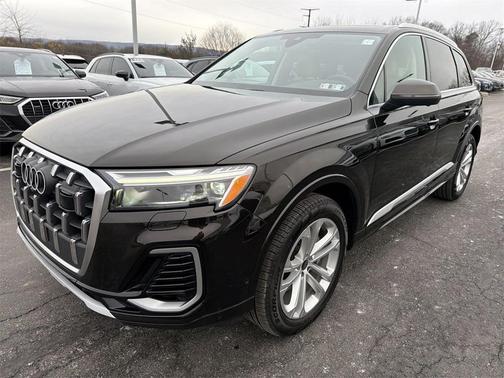 2025 Audi Q7 45 Premium Plus