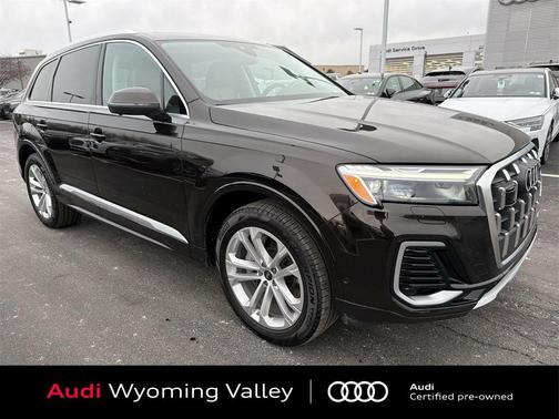 2025 Audi Q7 45 Premium Plus